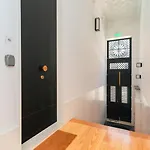 Appartement Fancy In Iconic Street Full Of Historic