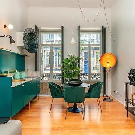 Apartment Fancy In Iconic Street Full Of Historic Porto