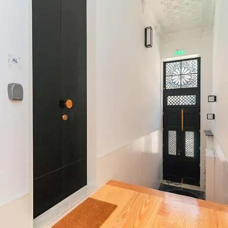 Apartment Fancy In Iconic Street Full Of Historic