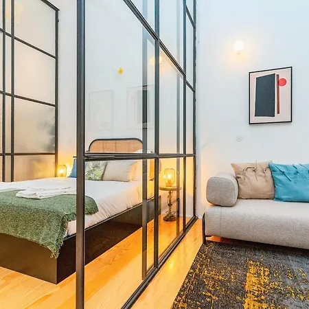 Fancy In Iconic Street Full Of Historic Apartment *