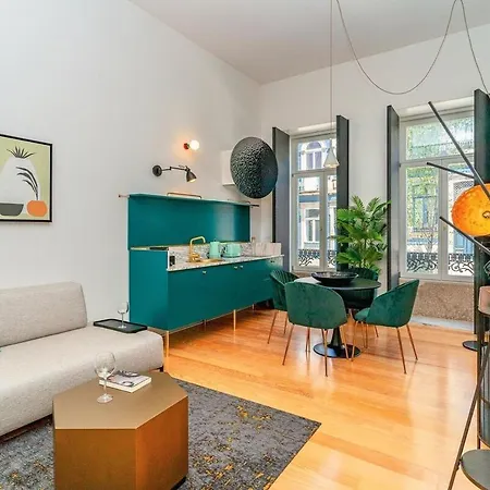 Fancy In Iconic Street Full Of Historic Apartment *