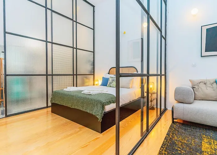 Fancy In Iconic Street Full Of Historic شقة *