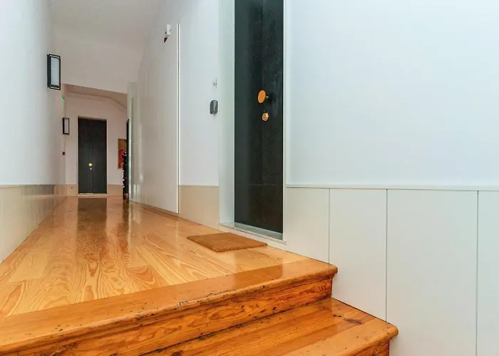 Fancy In Iconic Street Full Of Historic * بورتو