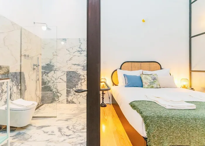 Fancy In Iconic Street Full Of Historic شقة