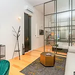 Apartment Fancy In Iconic Street Full Of Historic Porto